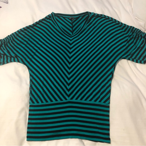 Cable & Guage Medium Teal/Black Striped Chevron Top - Picture 6 of 10